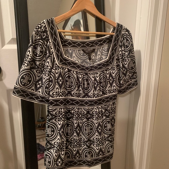🖤🤍BCBG black & white Top - Picture 1 of 2